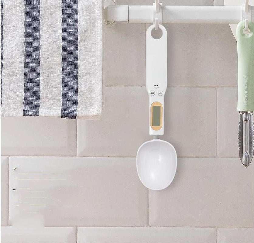 Compact Kitchen Scale and Measuring Spoon for Accurate Weighing of Dry and Wet Ingredients