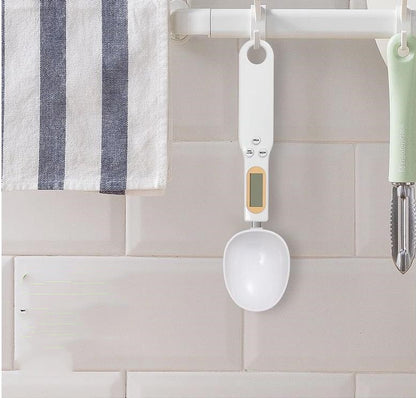 Compact Kitchen Scale and Measuring Spoon for Accurate Weighing of Dry and Wet Ingredients